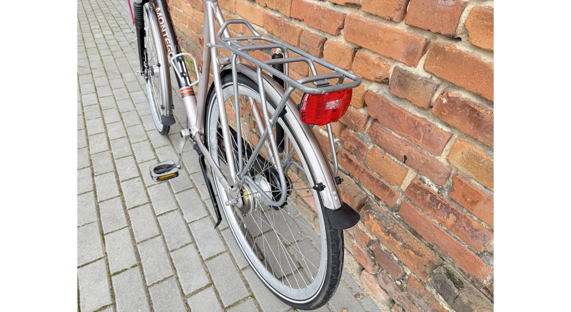 Montego Distincion 28'', Nexus 7, rower holenderski