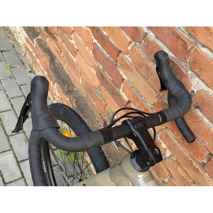 Merida SILEX 400 Oak/Bork rozmiar S – gravel Shimano GRX 2x10, karbonowy widelec