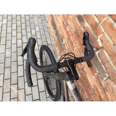 Merida SILEX 400 Warm Slate Grey rozmiar M – gravel Shimano GRX 2x10, karbonowy widelec
