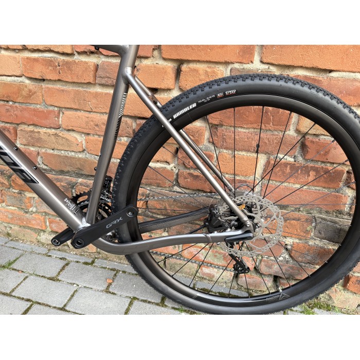 Merida SILEX 400 Warm Slate Grey rozmiar M – gravel Shimano GRX 2x10, karbonowy widelec