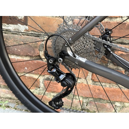 Merida SILEX 400 Warm Slate Grey rozmiar M – gravel Shimano GRX 2x10, karbonowy widelec