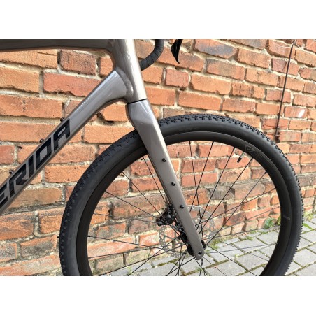 Merida SILEX 400 Warm Slate Grey rozmiar M – gravel Shimano GRX 2x10, karbonowy widelec