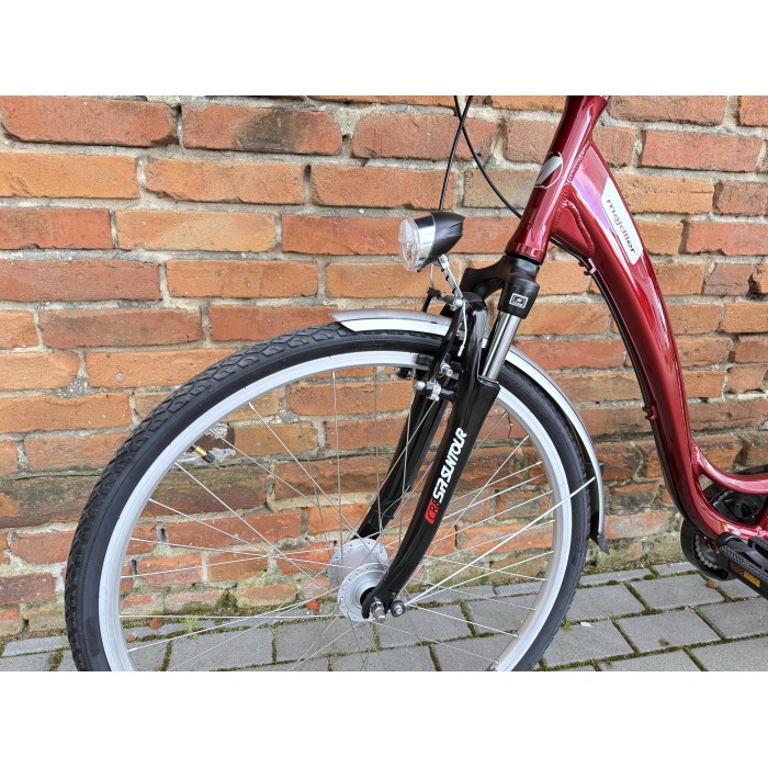 MAJDLLER MADERA 8.3 28" – rower miejski Nexus 3, amortyzator, dynamo, czerwony połysk